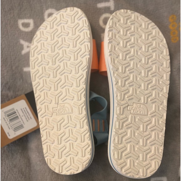 Ladies North Face sandals. Very comfortable! Never worn. - Picture 5 of 5